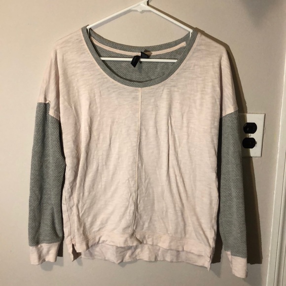 Long sleeve women’s shirt - Picture 1 of 3